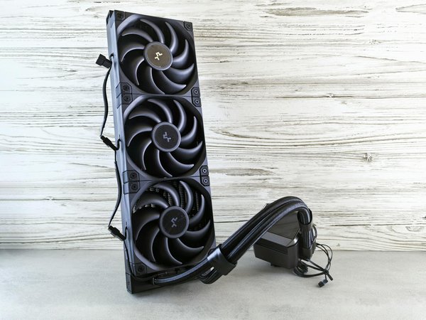 Quels sont les avantages des solutions de stockage hybrides cloud-local pour les PME?